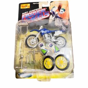 Maisto Dirt Jumpers Yamaha YZ-400F Finger Wheels Motorcycle Toy Set. New In Box